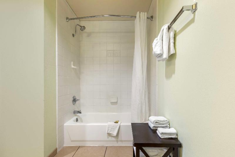 Best Western Plus Sikeston image