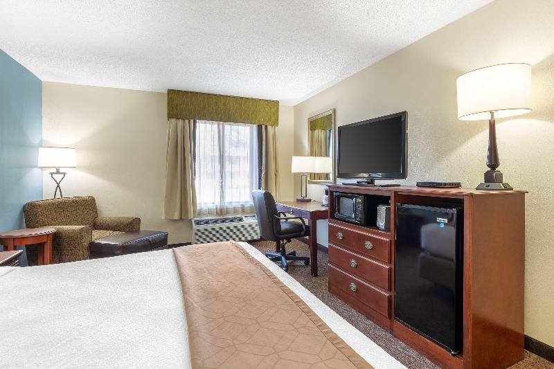 Best Western Plus Sikeston image