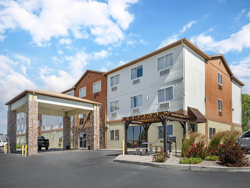 Best Western Plus The Four Corners Inn
