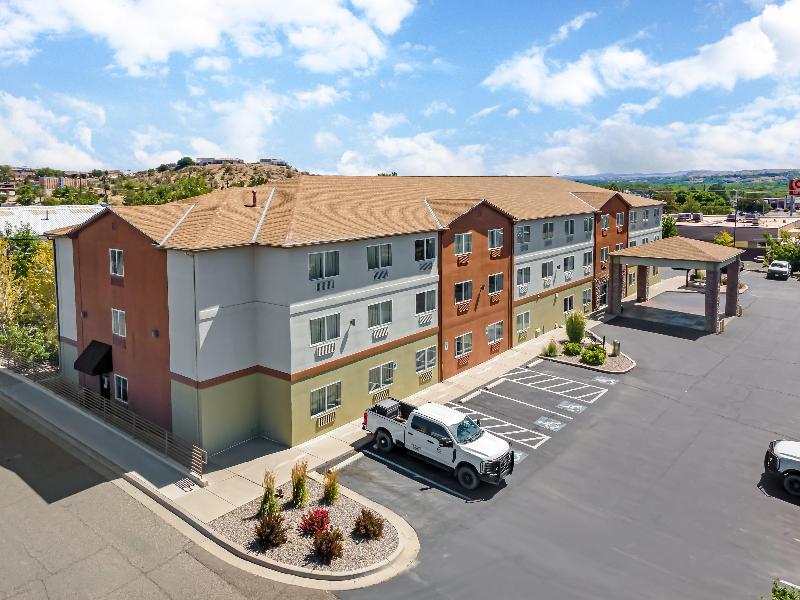 Best Western Plus The Four Corners Inn
