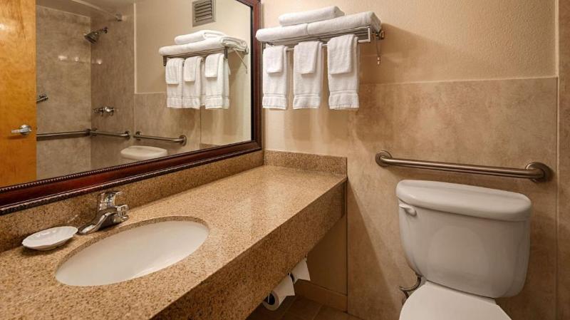Baymont By Wyndham Marietta image