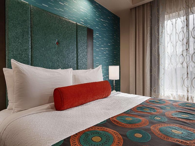 Best Western Premier Ashton Suites-Willowbrook image