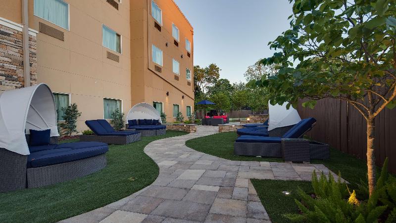 Best Western Plus Lake Jackson Inn & Suites image