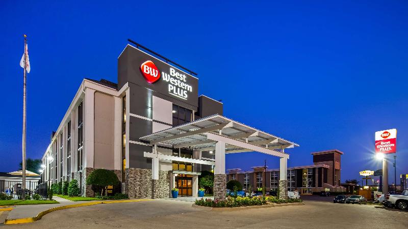 Best Western Plus Lake Jackson Inn & Suites image