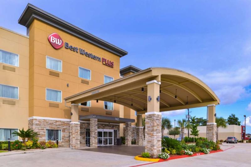 Best Western Plus Lake Jackson Inn & Suites image