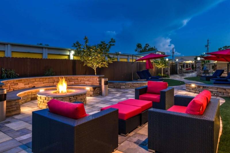 Best Western Plus Lake Jackson Inn & Suites image