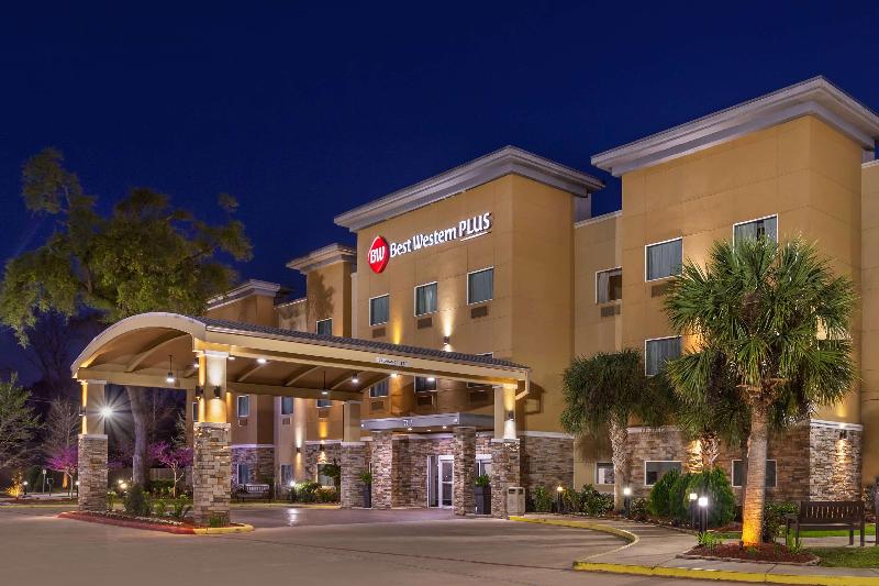 Best Western Plus Lake Jackson Inn & Suites image