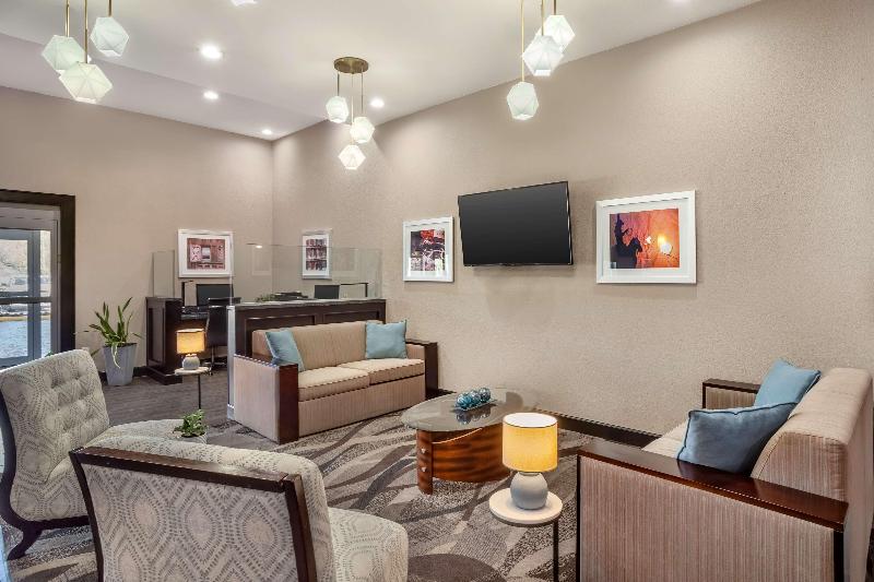 Best Western Plus Lake Jackson Inn & Suites image