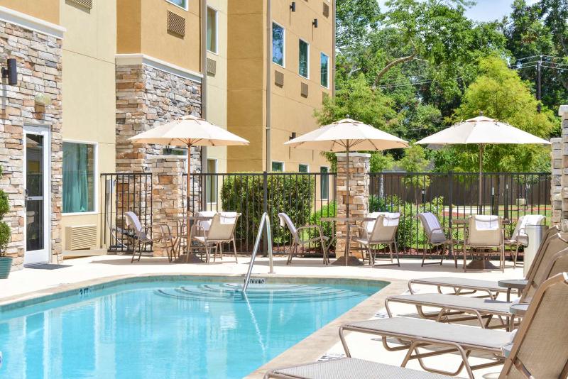 Best Western Plus Lake Jackson Inn & Suites image