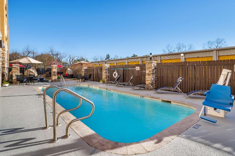 Best Western Plus Lake Jackson Inn & Suites image