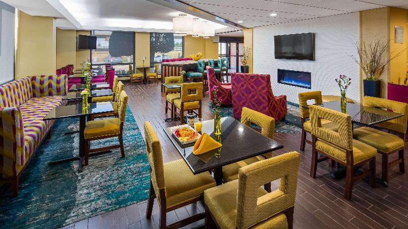 Best Western Plus Lake Jackson Inn & Suites image