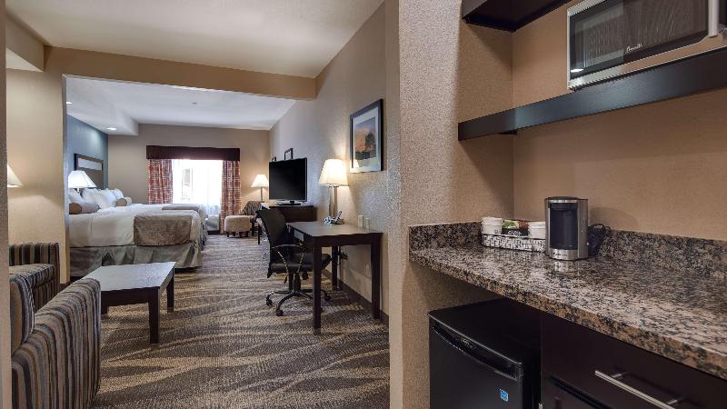 Best Western Plus Lake Jackson Inn & Suites image