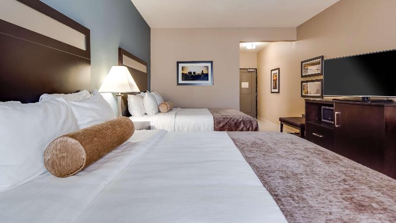 Best Western Plus Lake Jackson Inn & Suites image
