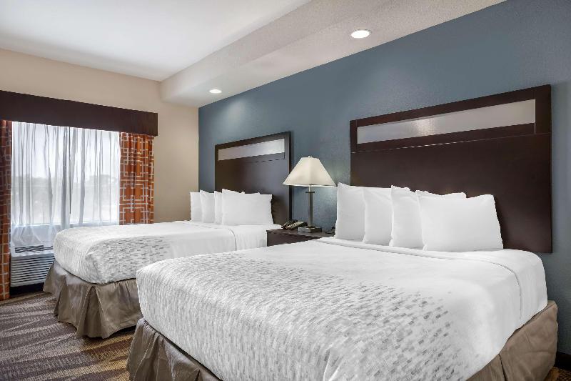 Best Western Plus Lake Jackson Inn & Suites image