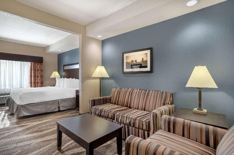 Best Western Plus Lake Jackson Inn & Suites image