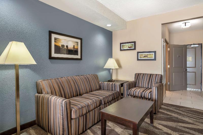 Best Western Plus Lake Jackson Inn & Suites image