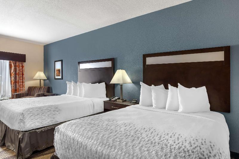 Best Western Plus Lake Jackson Inn & Suites image