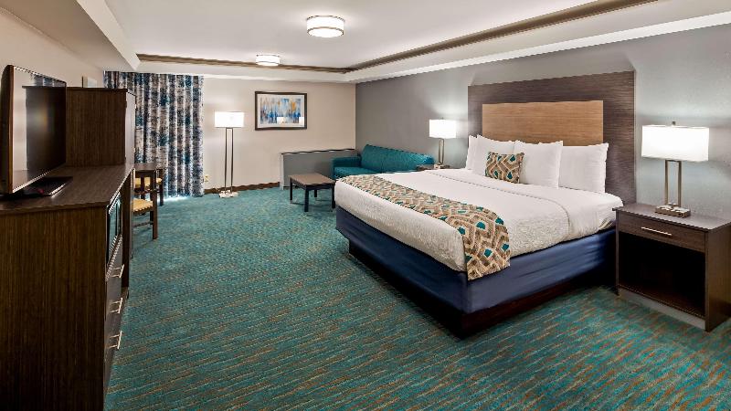 Best Western Plus Lake Jackson Inn & Suites image