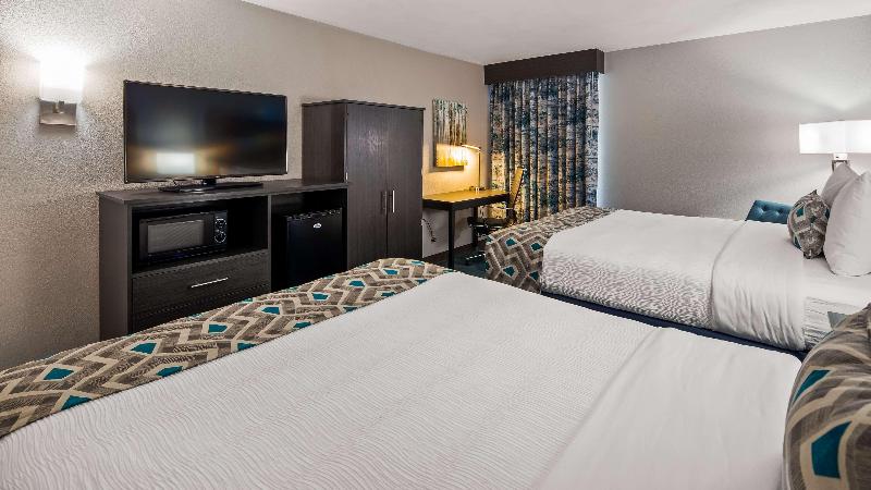 Best Western Plus Lake Jackson Inn & Suites image
