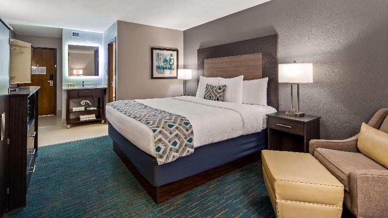 Best Western Plus Lake Jackson Inn & Suites image