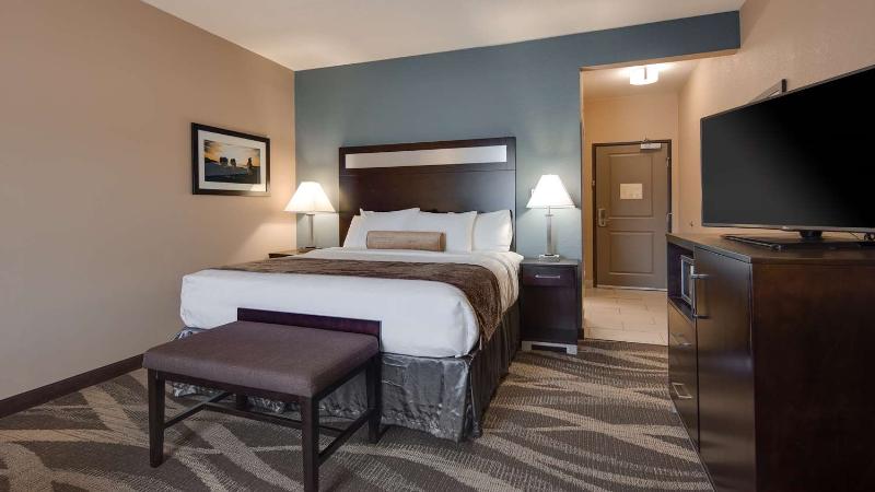Best Western Plus Lake Jackson Inn & Suites image