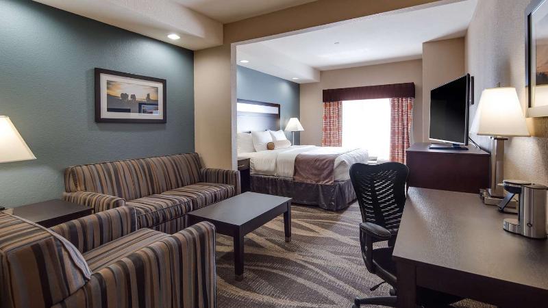 Best Western Plus Lake Jackson Inn & Suites image