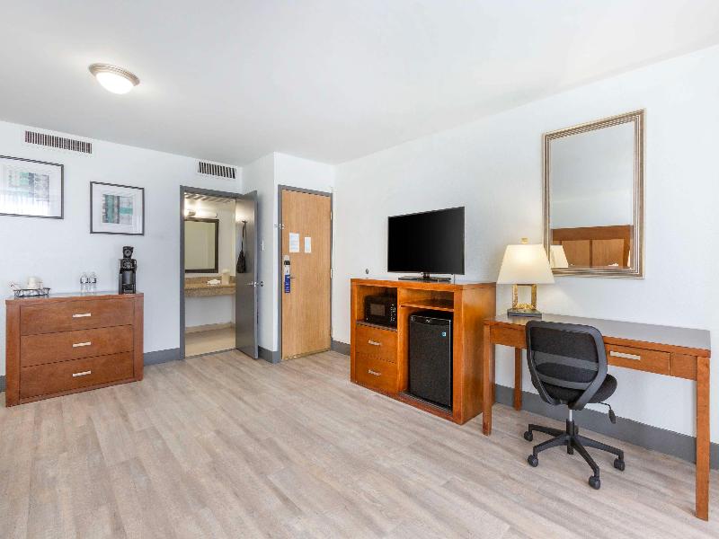 Best Western Plus El Paso Airport Hotel & Conferen image