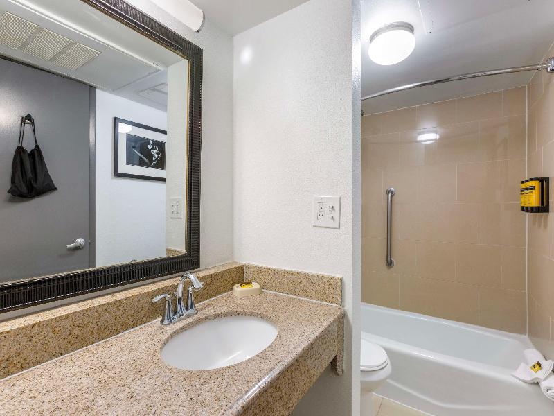 Best Western Plus El Paso Airport Hotel & Conferen image