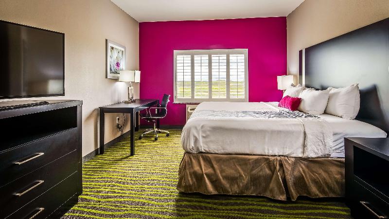 Best Western Plus Dilley Inn & Suites image