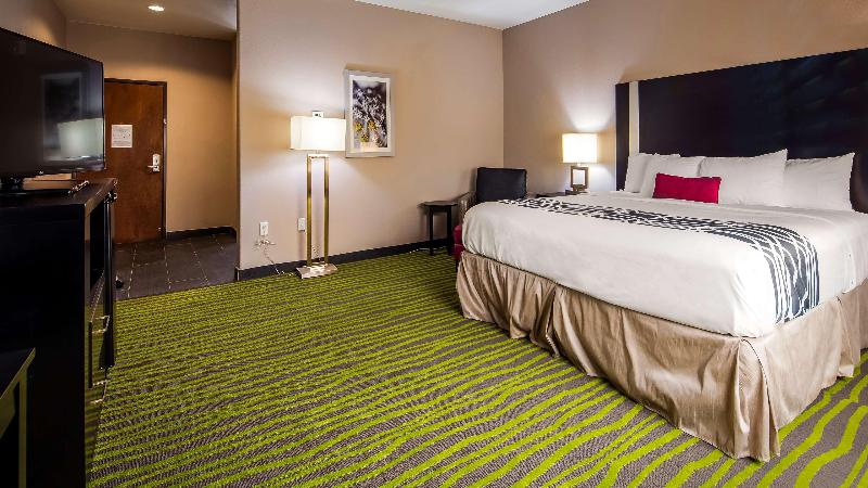 Best Western Plus Dilley Inn & Suites image