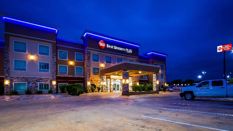 Best Western Plus Dilley Inn & Suites image