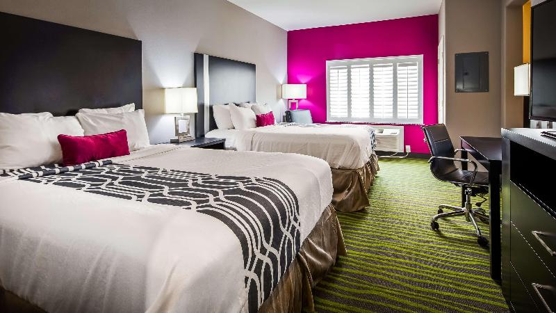 Best Western Plus Dilley Inn & Suites image
