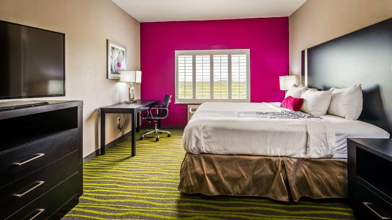Best Western Plus Dilley Inn & Suites image