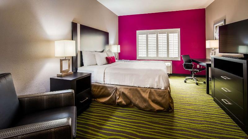 Best Western Plus Dilley Inn & Suites image