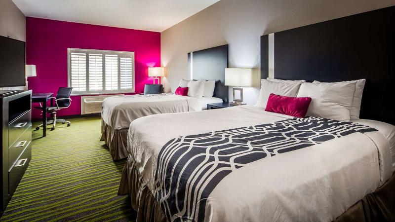 Best Western Plus Dilley Inn & Suites image