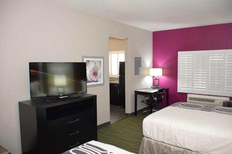 Best Western Plus Dilley Inn & Suites image