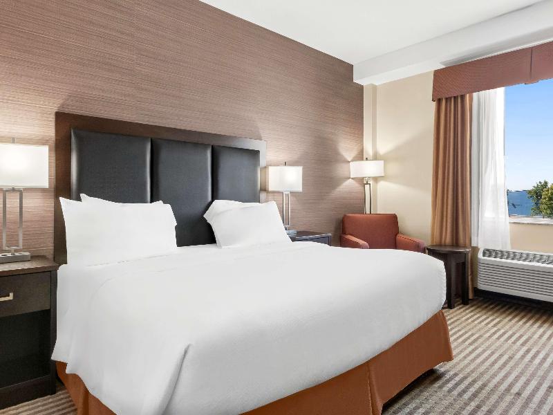 Best Western Plus Fergus Hotel image