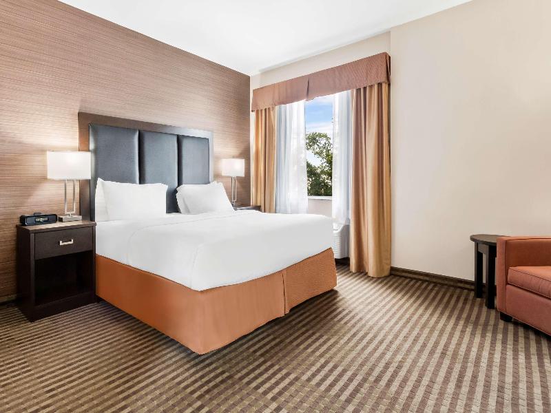 Best Western Plus Fergus Hotel image