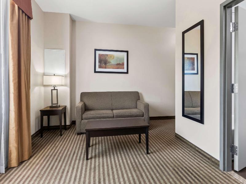 Best Western Plus Fergus Hotel image