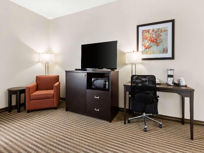 Best Western Plus Fergus Hotel image