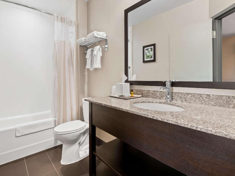 Best Western Plus Fergus Hotel image