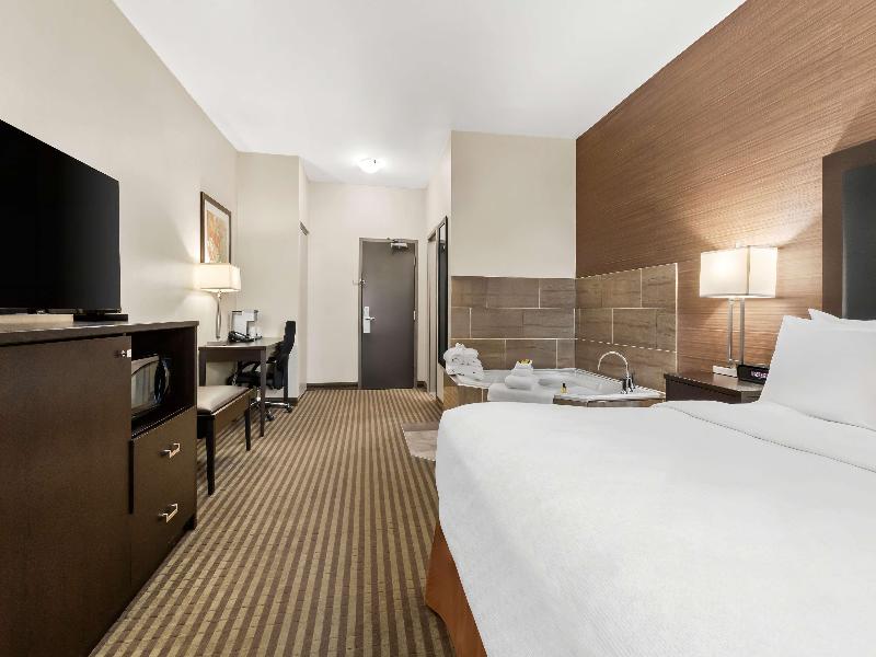 Best Western Plus Fergus Hotel image