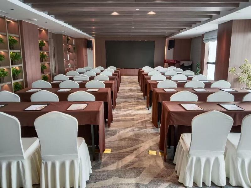 Weihai Center Hotel