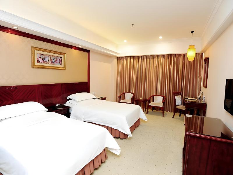 Vienna Hotel (Shenzhen Longhua Qinghu Road Branch image