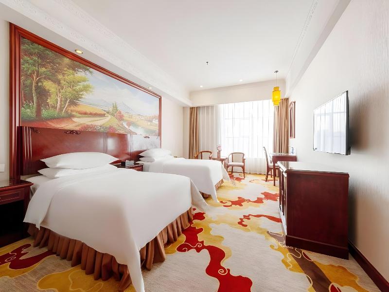 Vienna Hotel (Shenzhen Longhua Qinghu Road Branch image