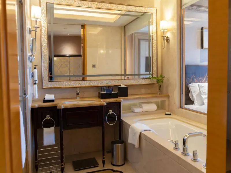 room detail thumbnail 1