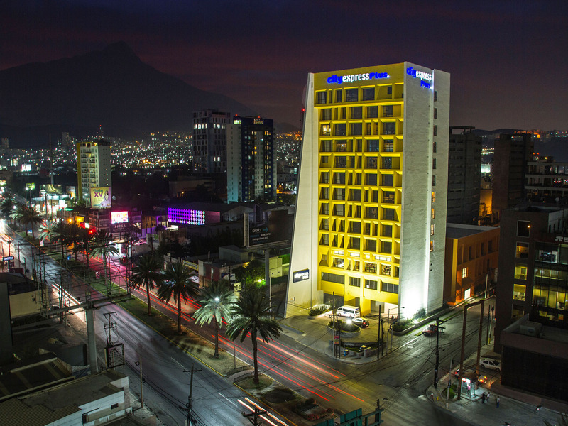 City Plus Monterrey Galerias