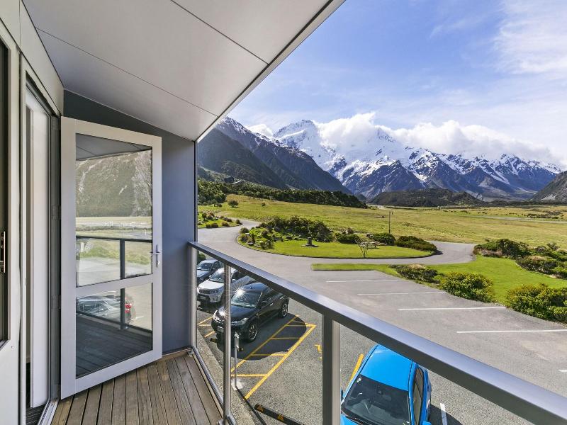 Mt Cook Lodge & Motels