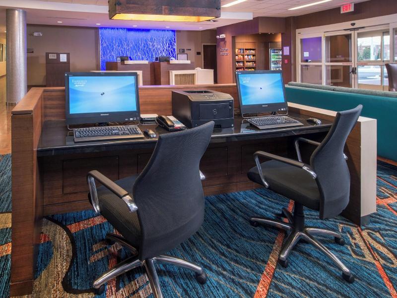 Fairfield Inn & Suites Easton image