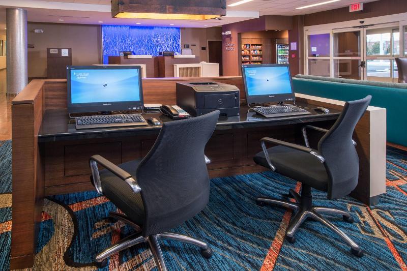 Fairfield Inn & Suites Easton image